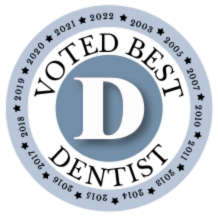Award seal with the letter D ringed by the years 2005 to 2022